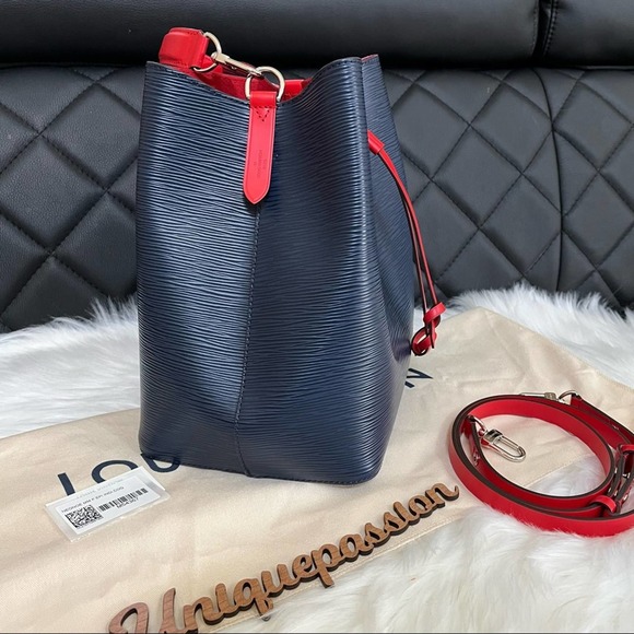 SOLD! Louis Vuitton Neonoe MM in Epi Leather Blue and Red - Picture 5 of 16